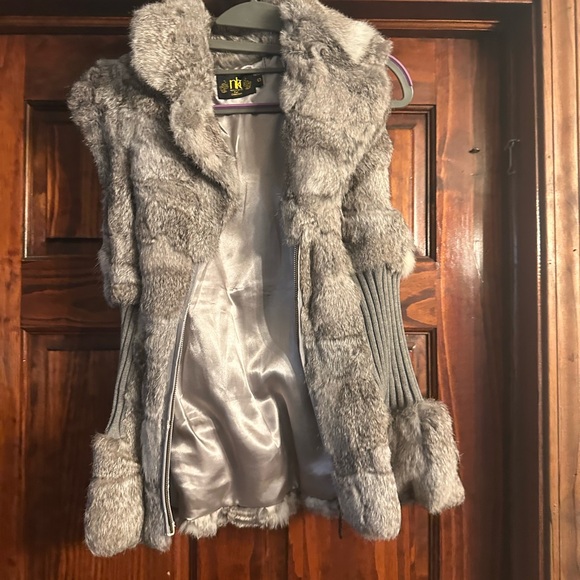 Silver Rabbit Fur Vest - Picture 1 of 5